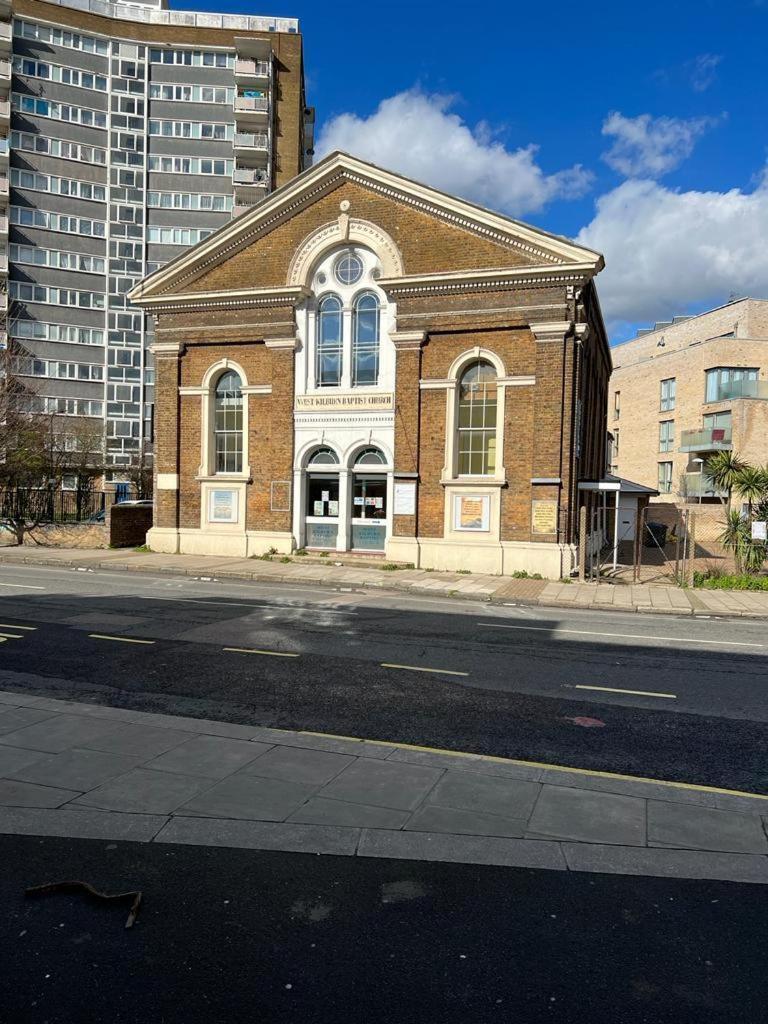 Modern Studios Queenspark Londra Dış mekan fotoğraf